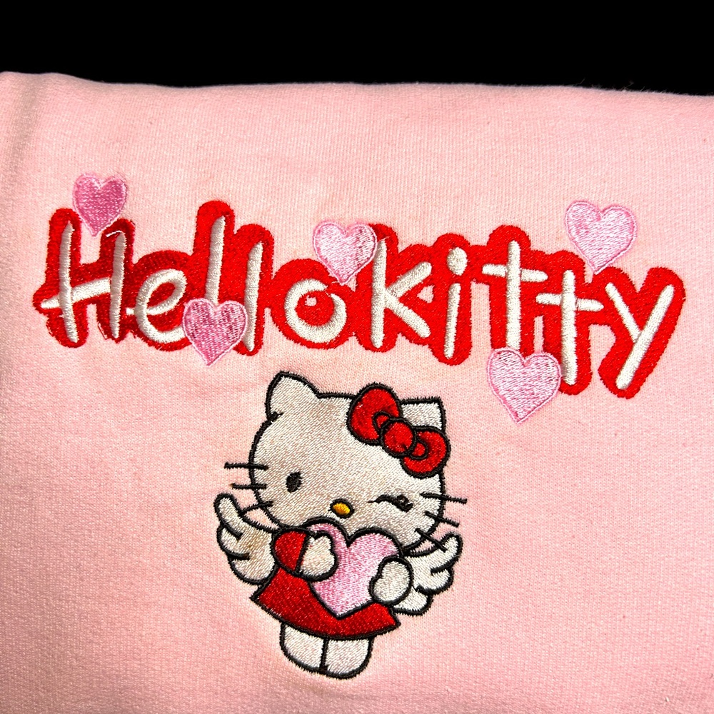Hello Kitty Pink Crewneck – Perfect for Valentine’s Day!